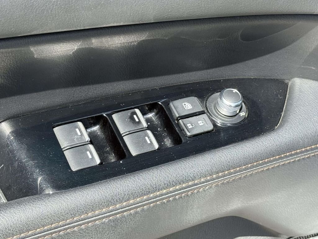 Used 2019 Silver Mazda Grand Touring image 30