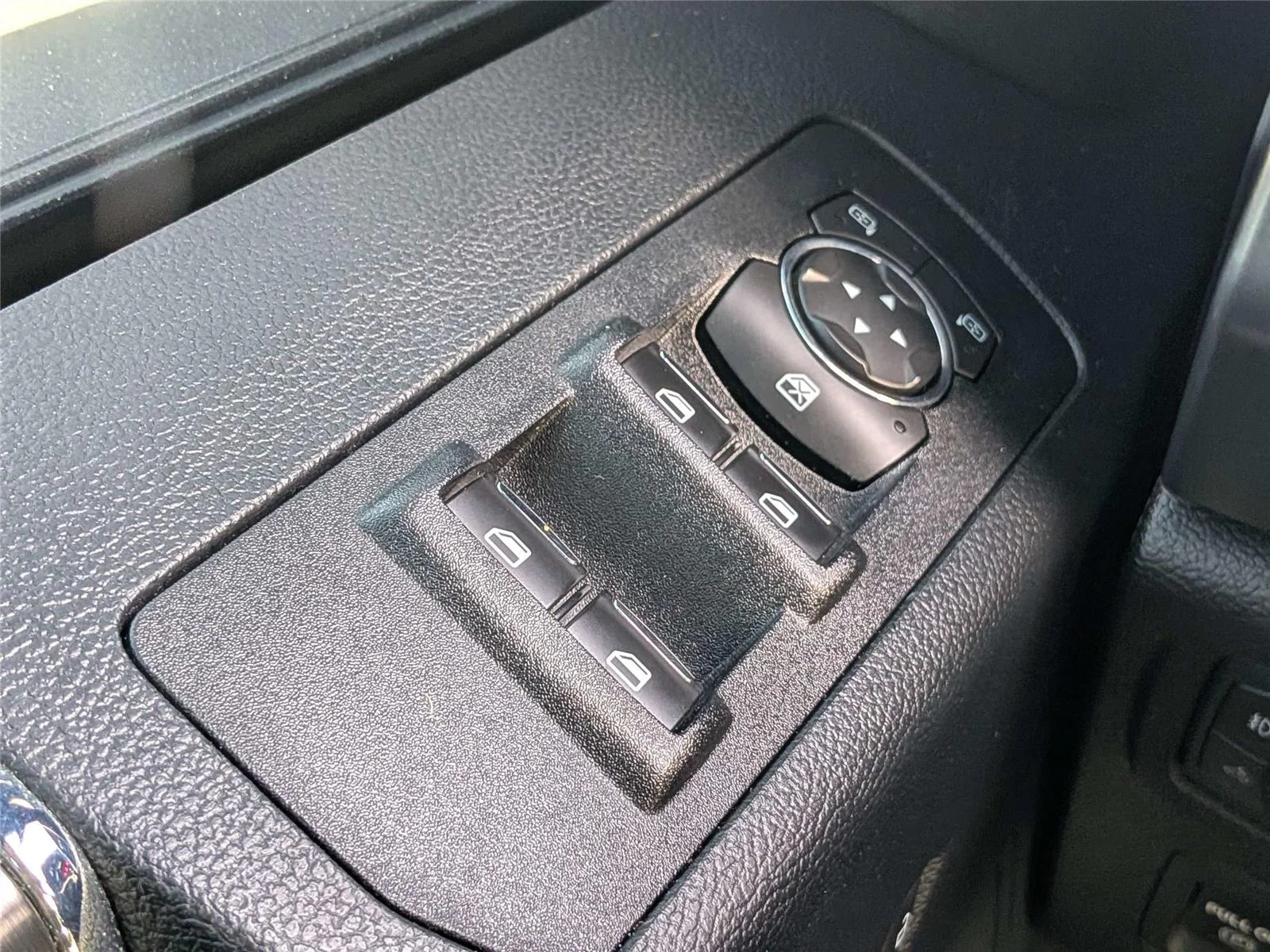 Used 2018 Gray Ford XLT image 23