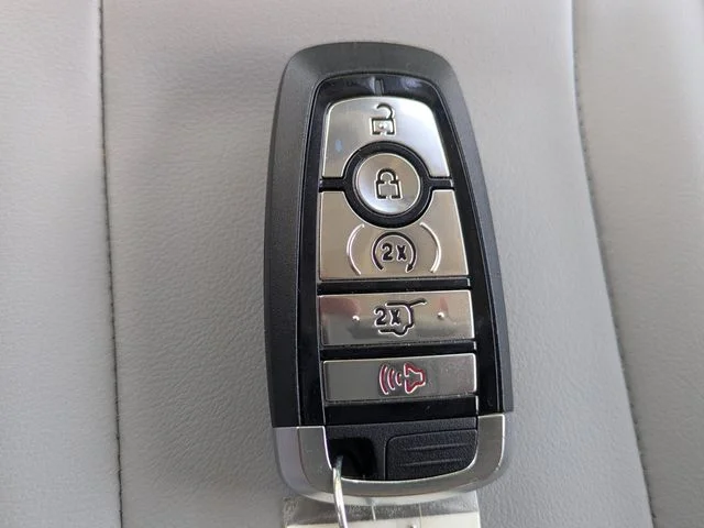 New 2026 Space Silver Metallic Ford MAX Active image 29
