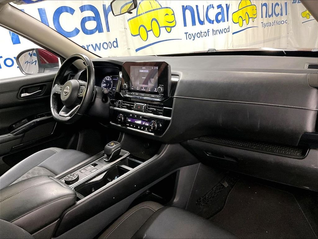 Used 2022 Red Nissan SV image 14