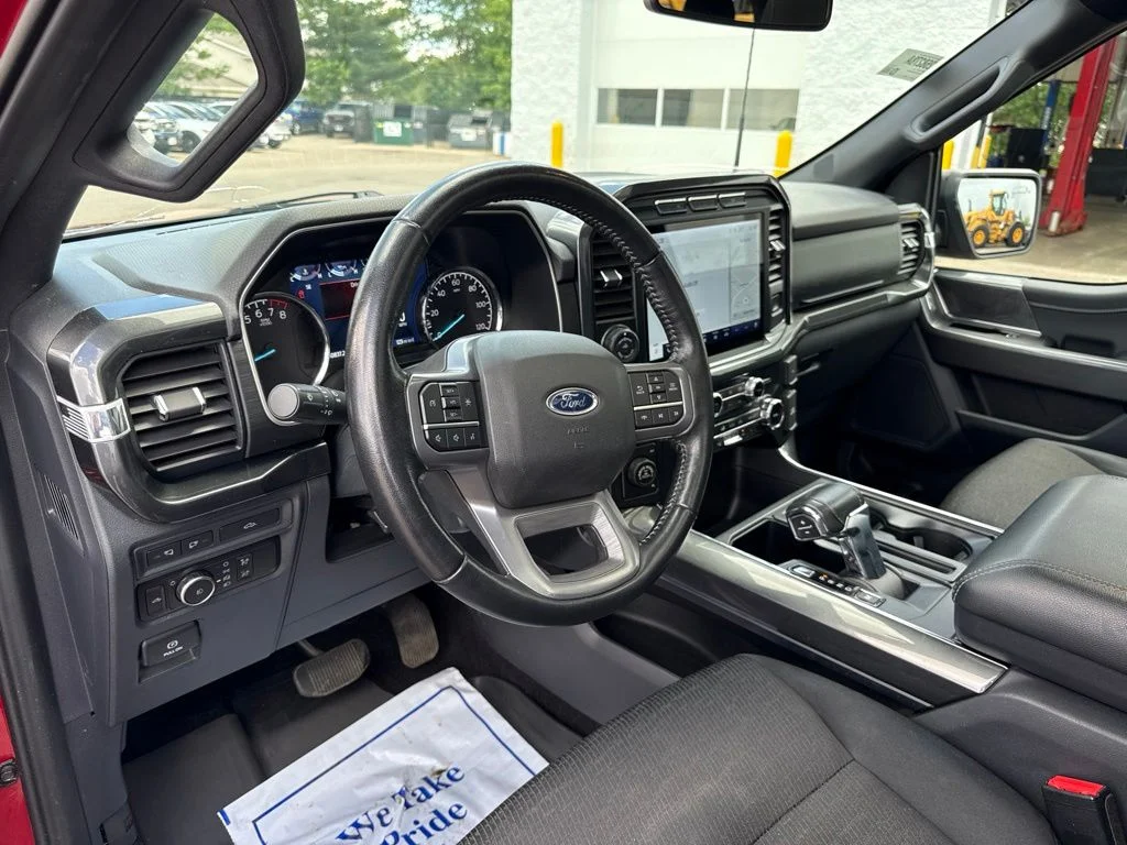 Used 2022 Rapid Red Metallic Tinted Clearcoat Ford XLT image 15