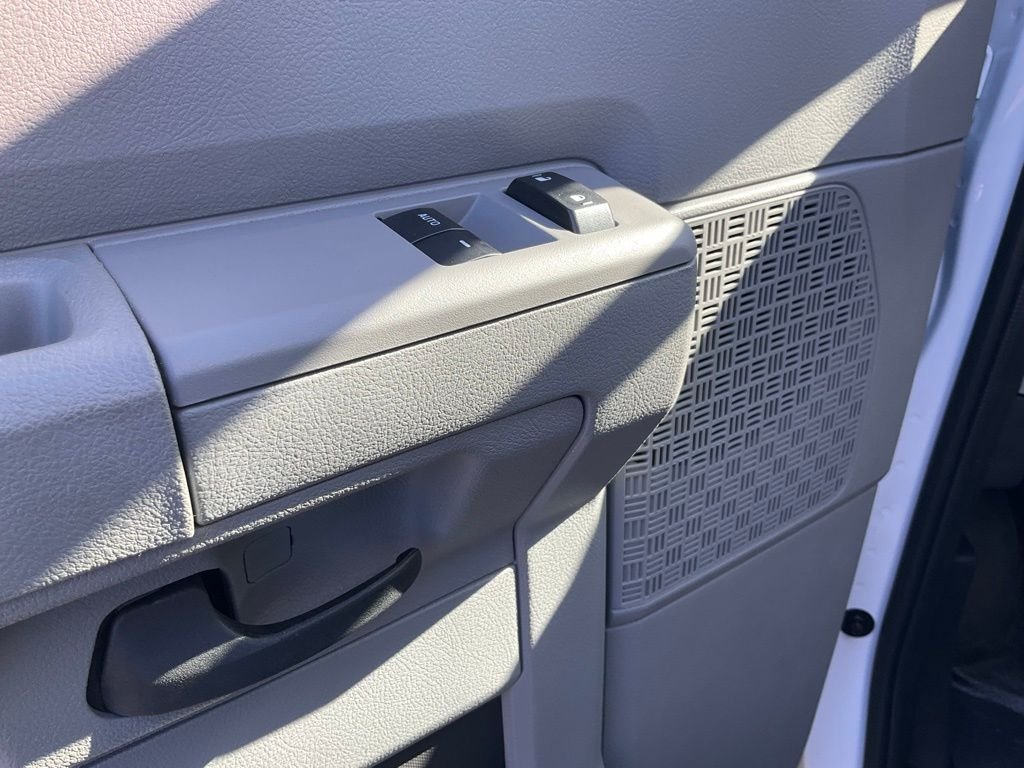 2026 Ford E-Series Cutaway Base - Photo 16