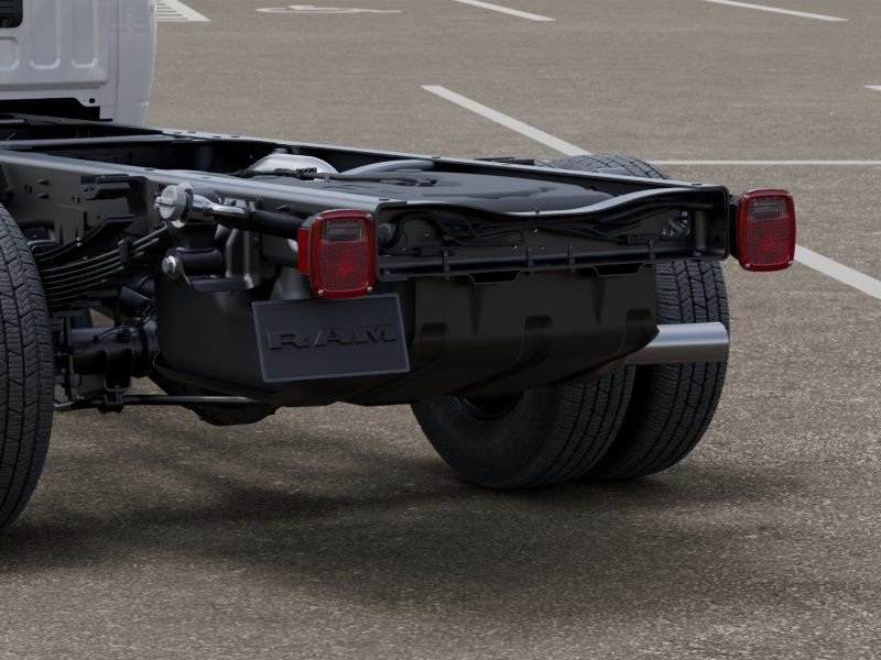 2025 RAM 3500 Chassis Tradesman - Photo 9