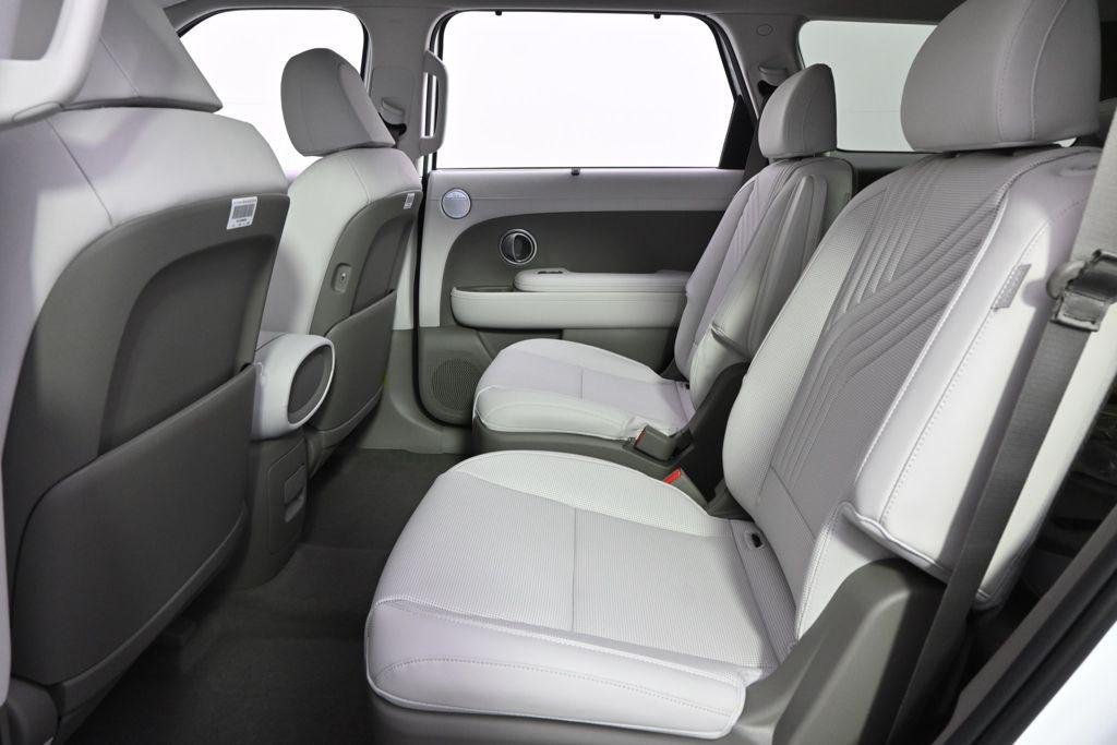 New 2026 White Pearl Hyundai SEL AWD image 22