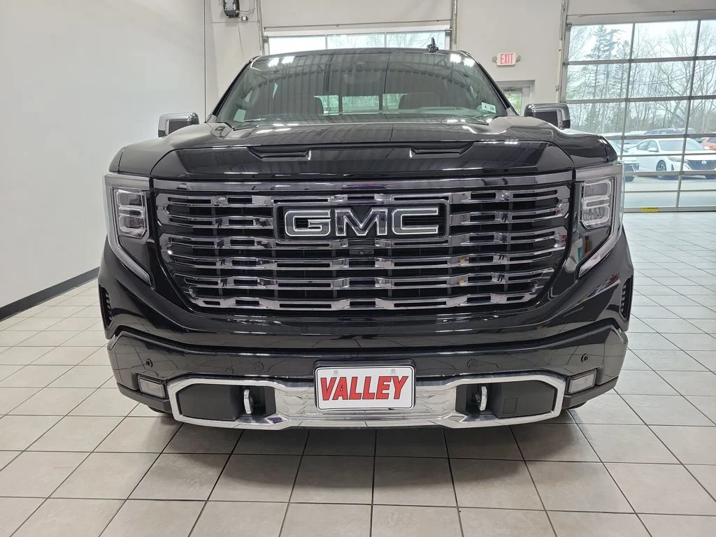 Used 2025 Black GMC Denali Ultimate image 6