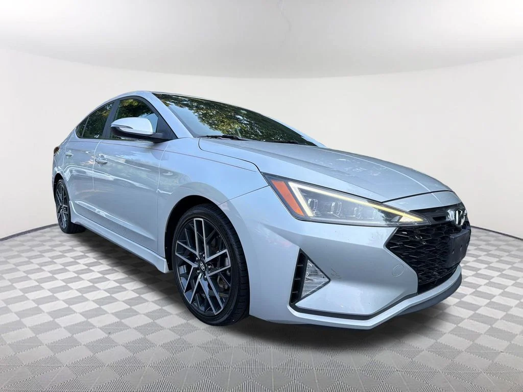 Used 2019 Silver Hyundai Sport image 3