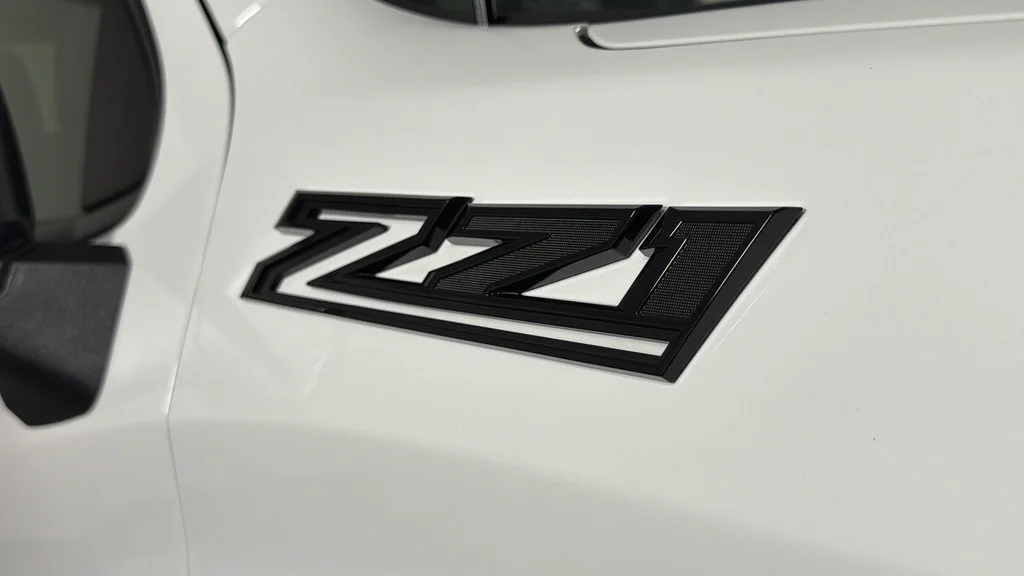 Used 2025 Summit White Chevrolet RST image 40