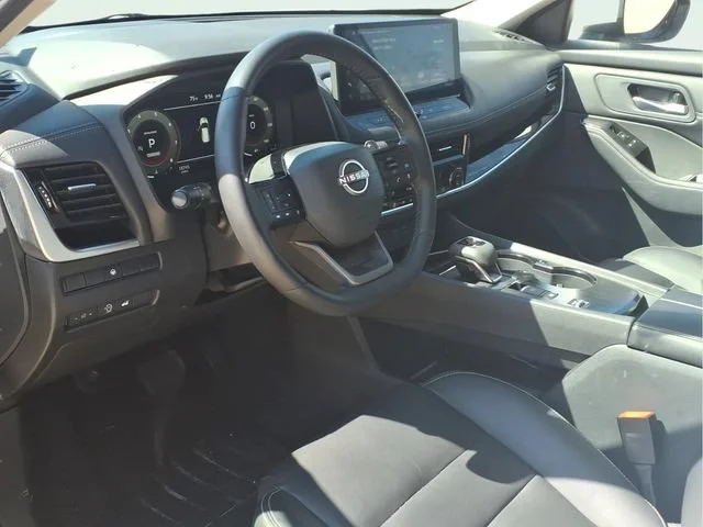 Used 2026  Nissan SL image 8