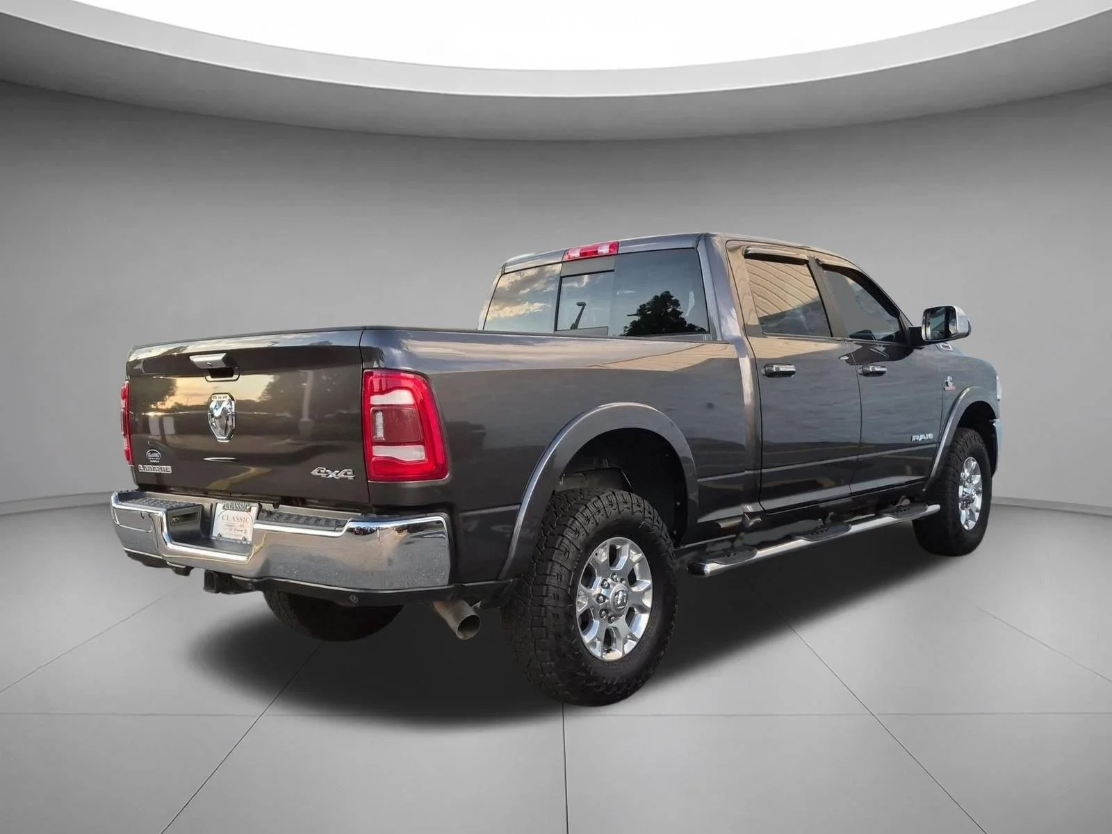 Used 2021 Granite Crystal Metallic Clearcoat Ram Laramie image 5