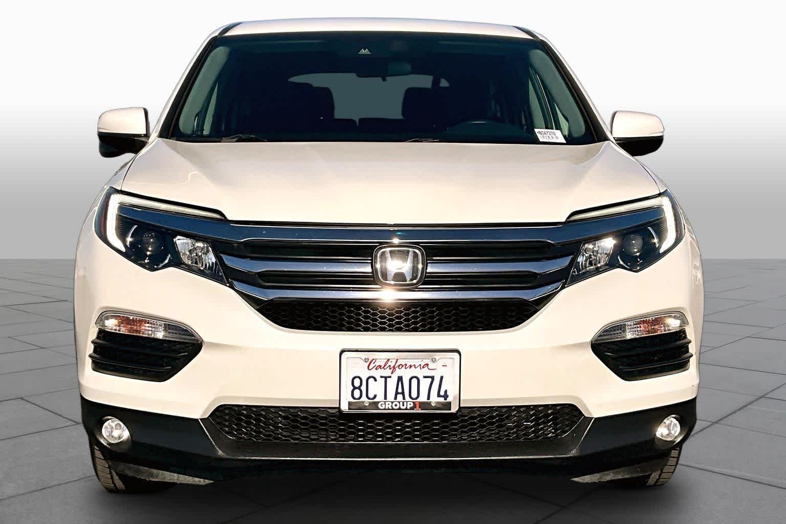 Used 2017 White Diamond Pearl Honda EX image 3