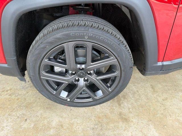 New 2026 Red Hot Pearl-Coat Exterior Paint Jeep Limited image 12
