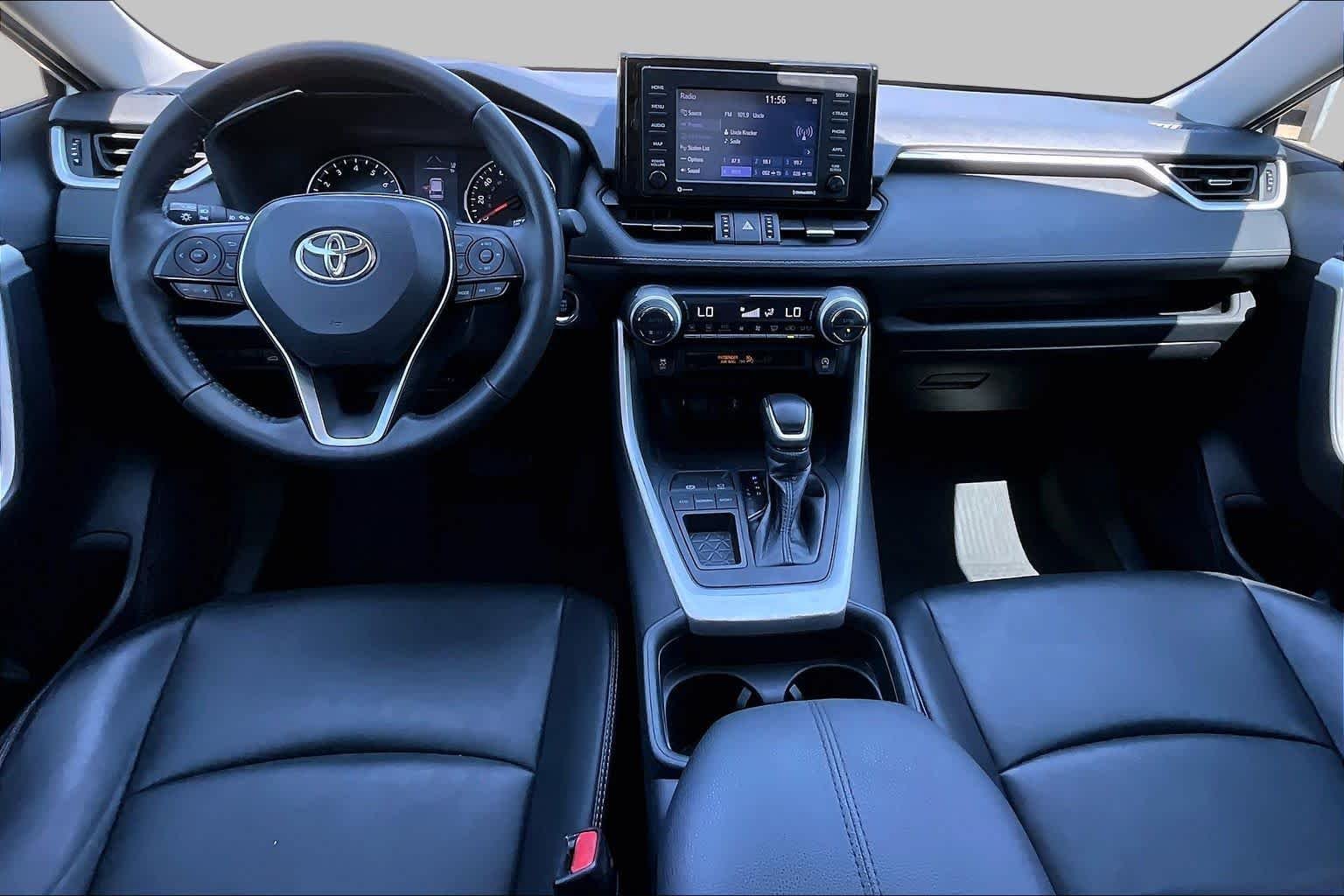 Used 2021 Blizzard Pearl Toyota XLE Premium image 15