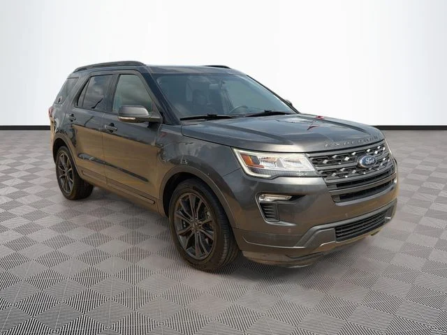 Used 2018 Gray Ford XLT image 1