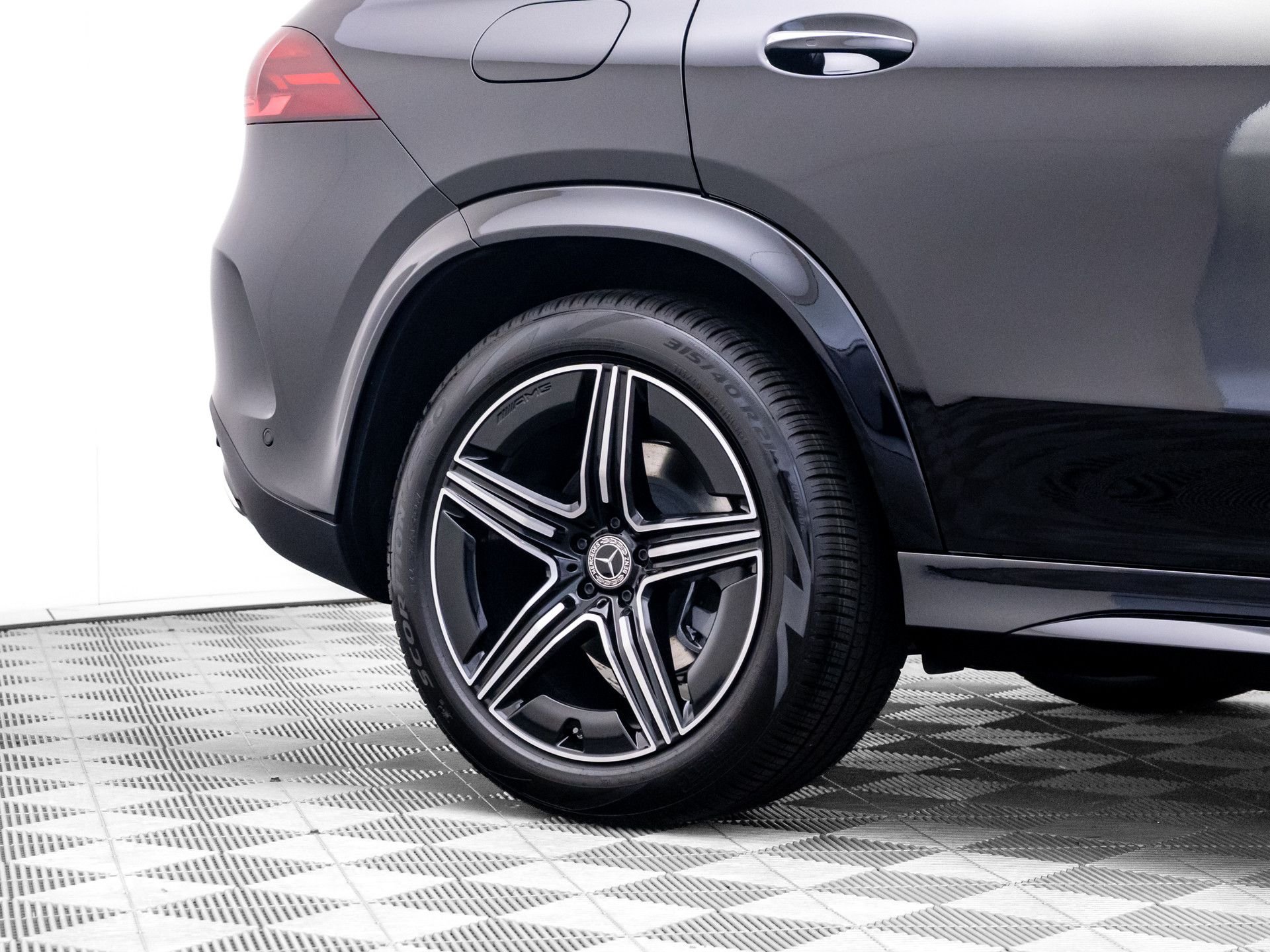 New 2026 Obsidian Black Metallic Mercedes-Benz GLE 350 image 38