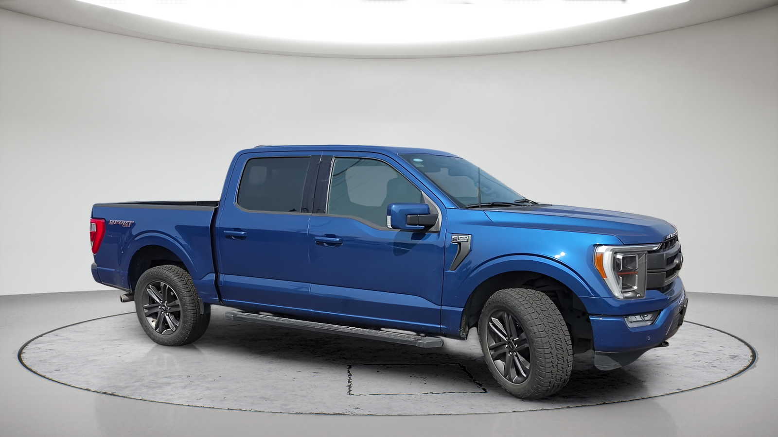 Used 2023 Atlas Blue Metallic Ford Lariat image 4
