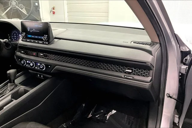 2025 Honda Accord SE - Photo 19