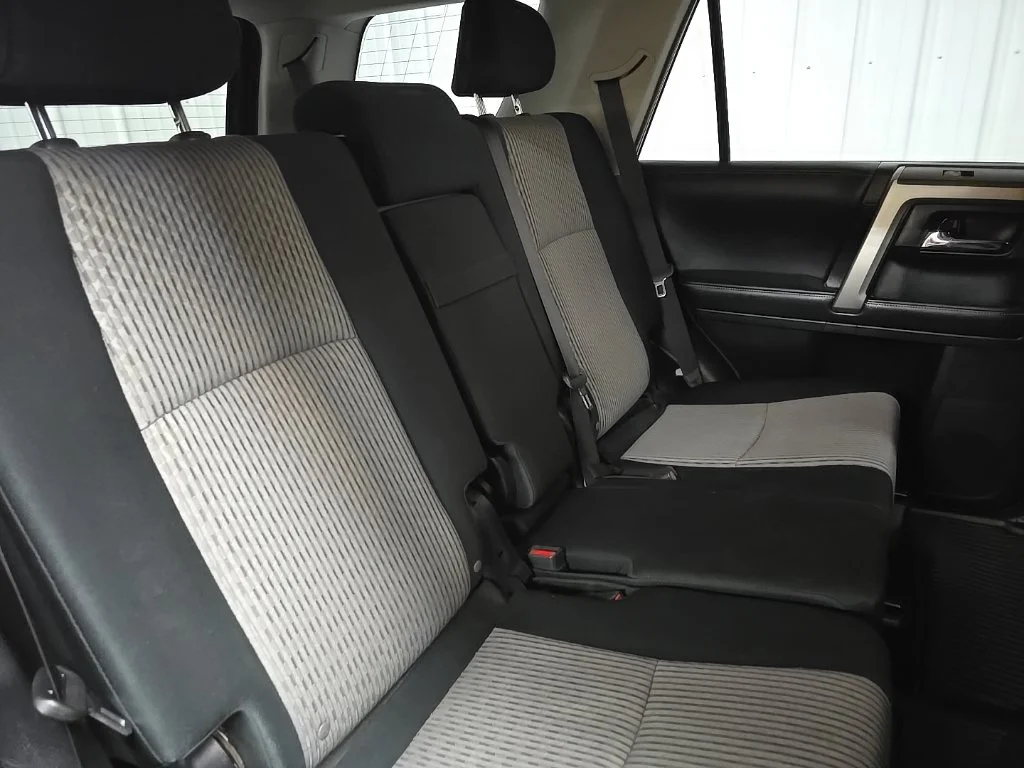 Used 2018 Red Toyota SR5 image 17
