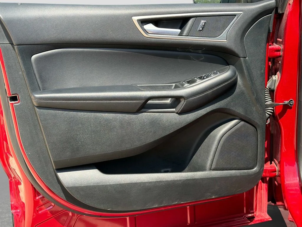 Used 2023 Red Ford SEL image 18