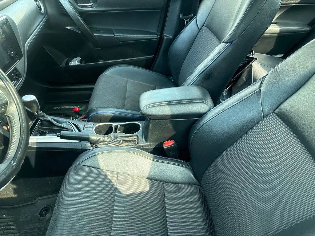 Used 2018 Gray Toyota SE image 9