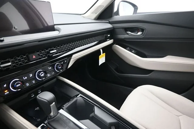 New 2026 Platinum White Pearl Honda Touring Hybrid image 34