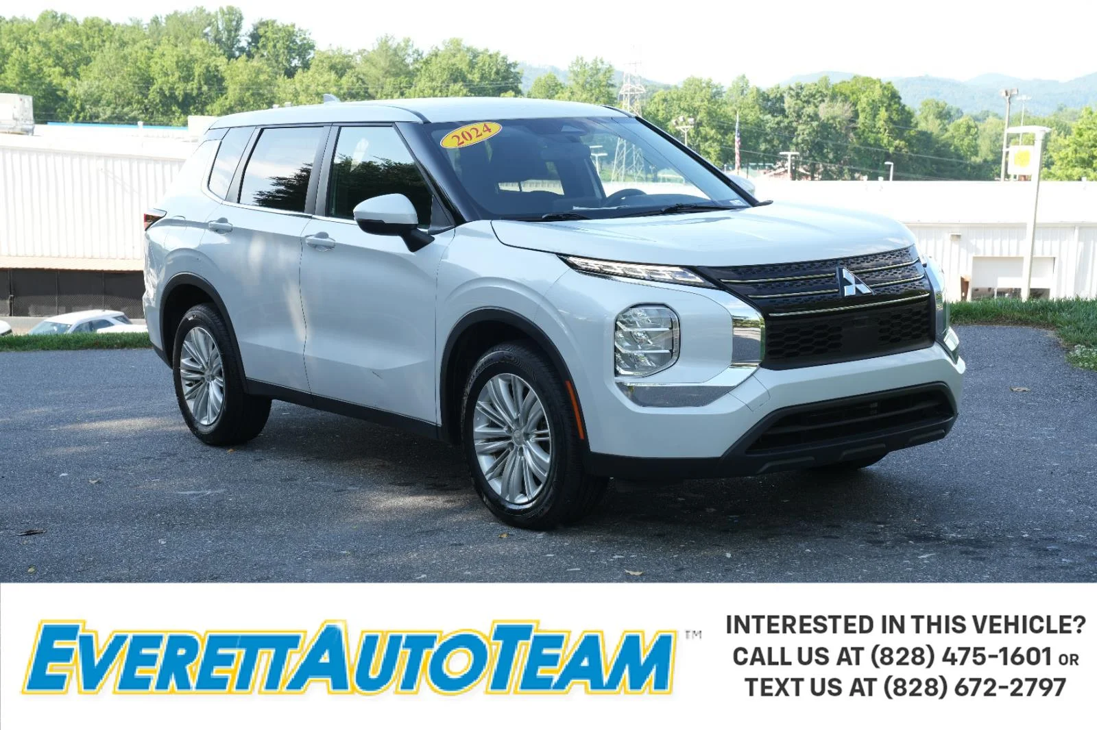 Used 2024 Silver Mitsubishi ES image 1