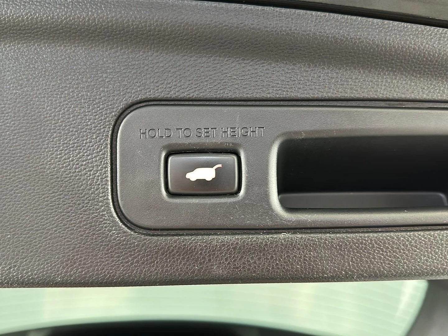 Used 2022 Majestic Black Pearl Acura SH-AWD w/Tech image 30