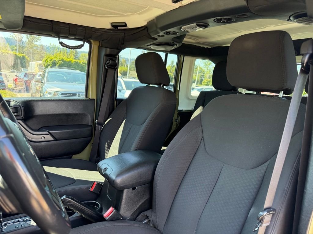 Used 2013 Commando Green Jeep Unlimited Sport image 13