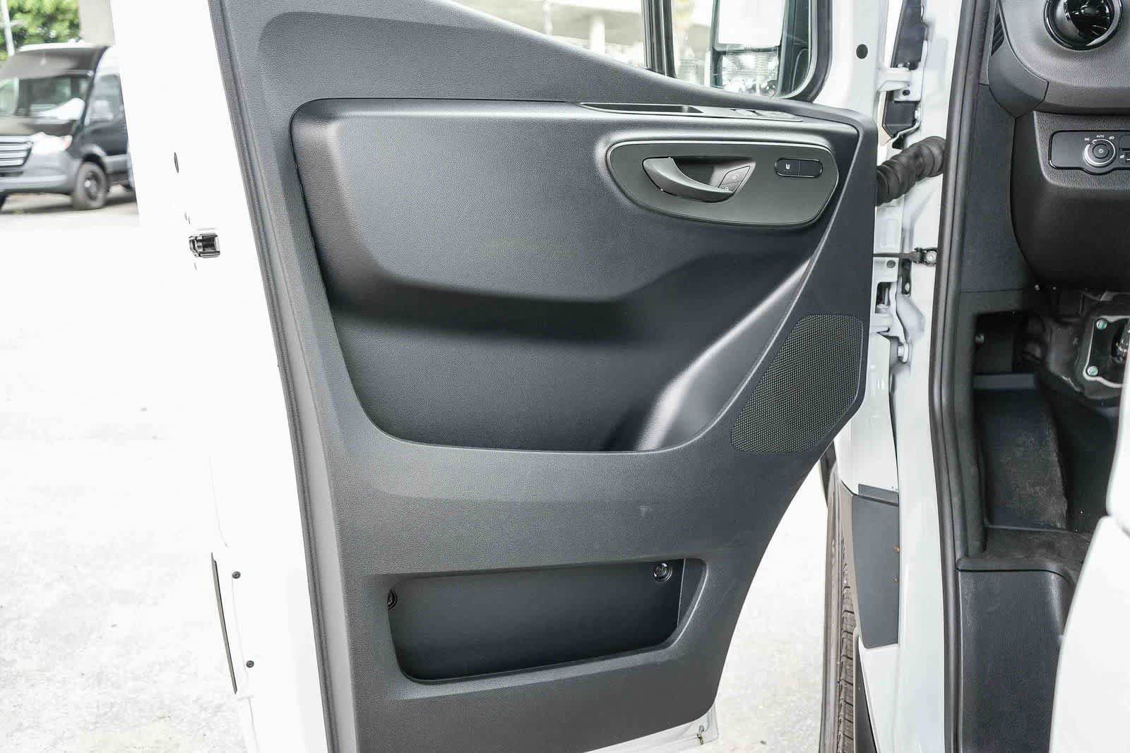 New 2026 Arctic White Mercedes-Benz Cargo 144WB High Roof RWD 2.0L I4 Diesel Turbo SO image 20