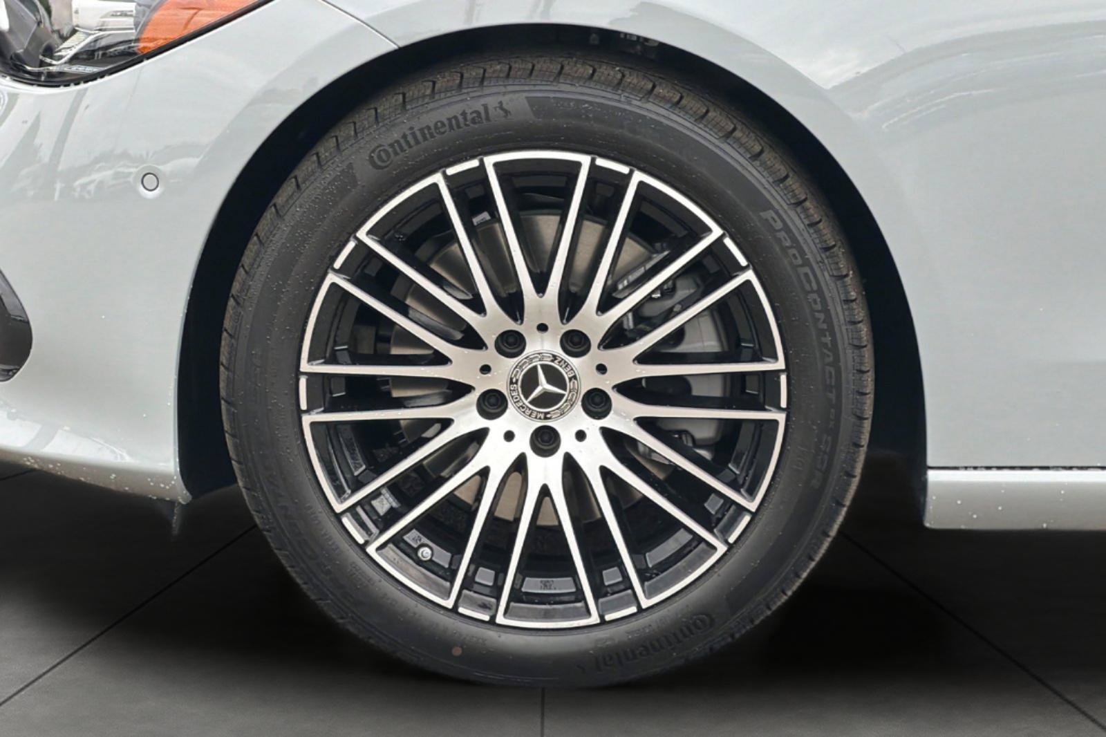 New 2026 MANUFAKTUR Alpine Grey Mercedes-Benz C 300 image 5