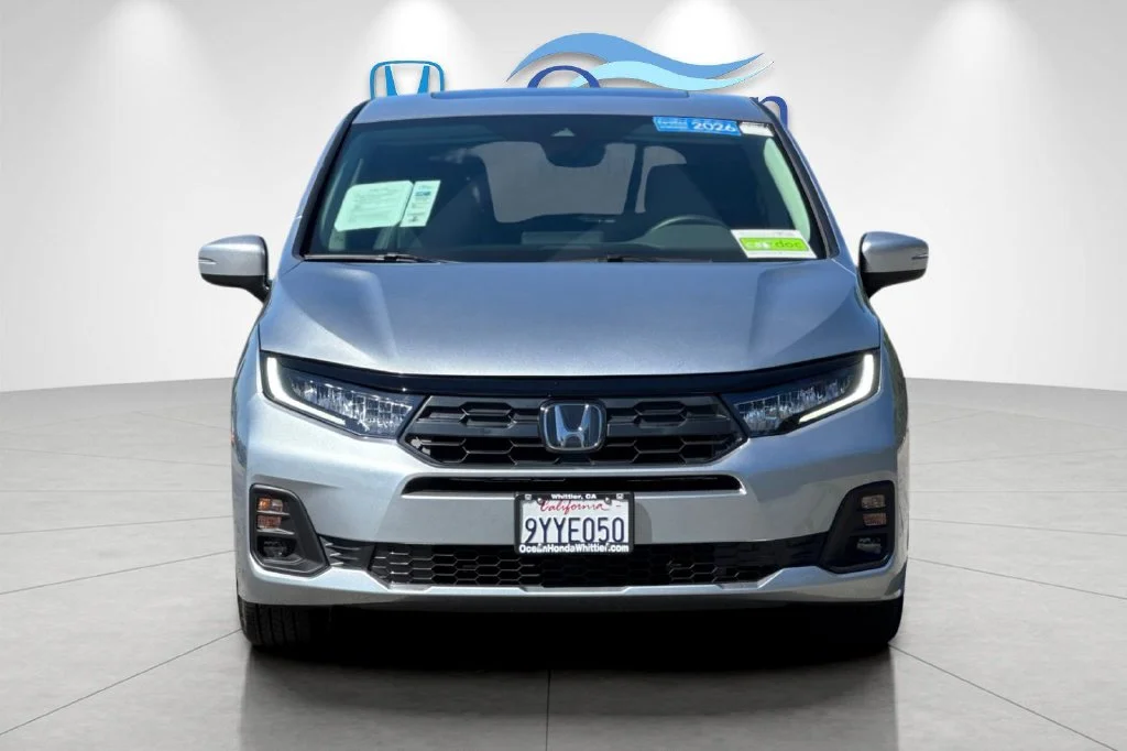Certified Used 2026 Solar Silver Metallic Honda EX-L image 9