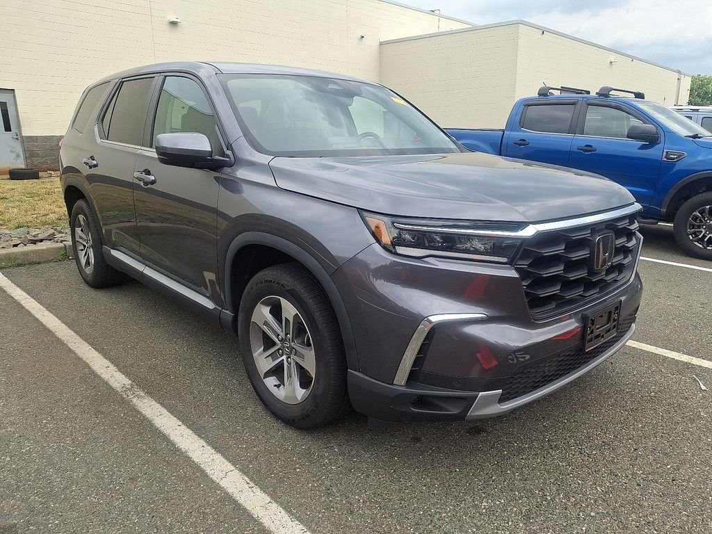 Certified Used 2025 Modern Steel Metallic Honda EX-L image 3