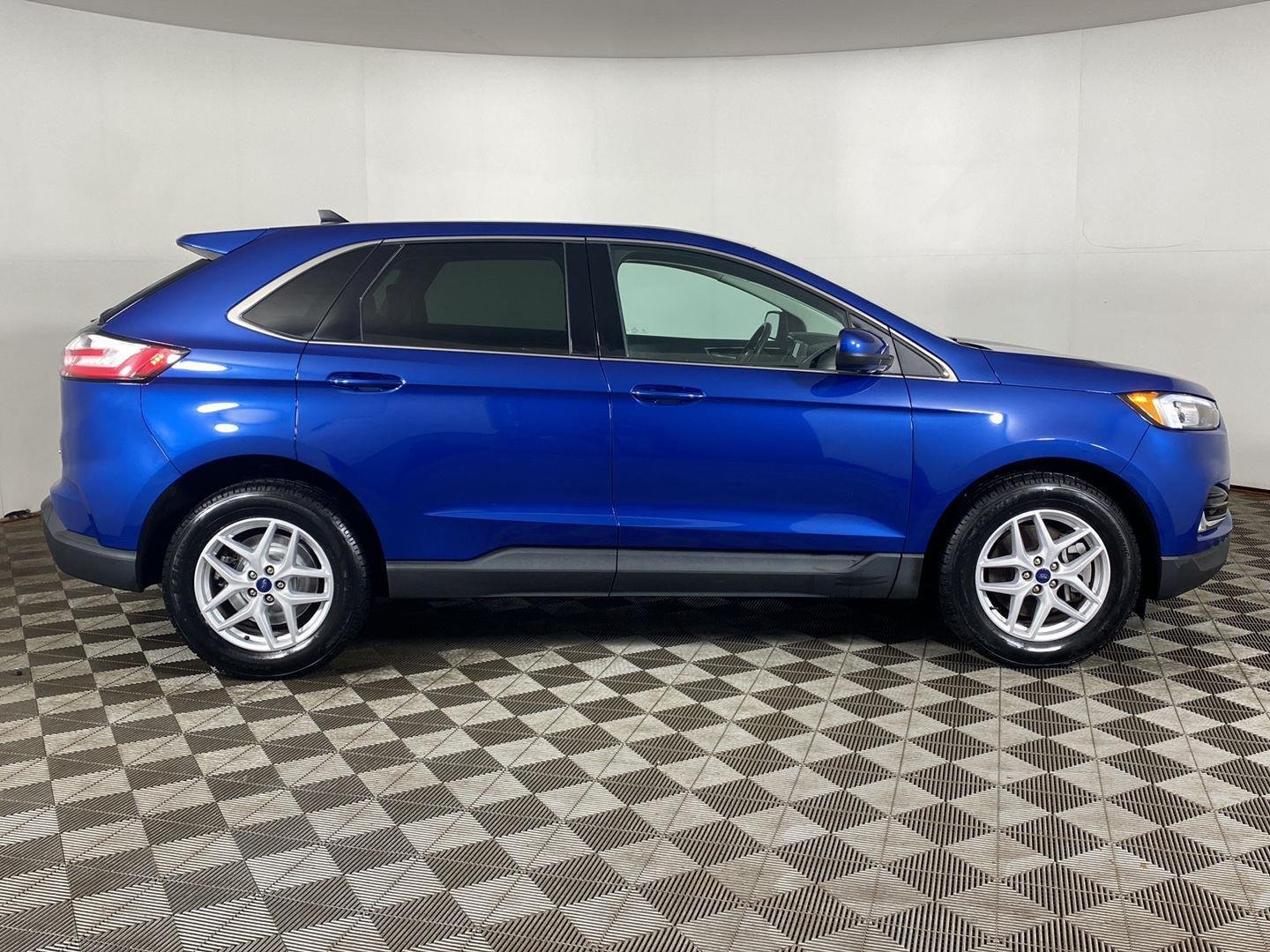 Used 2021 Blue Metallic Ford SEL image 22