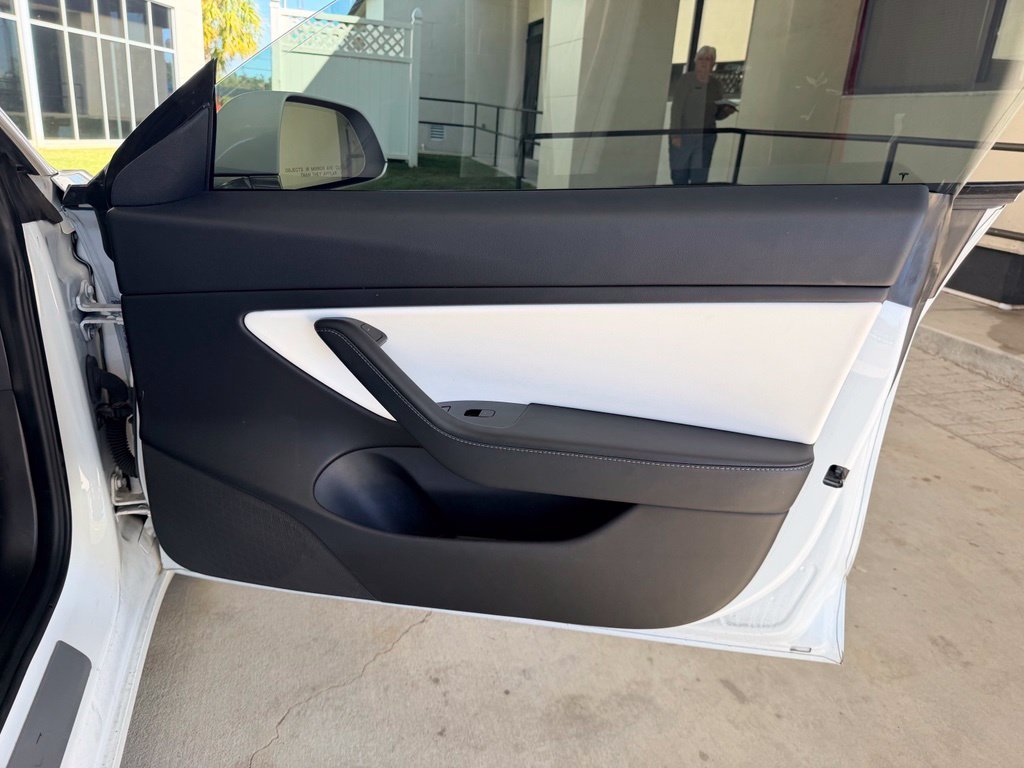 Used 2018 White Tesla Long Range image 32