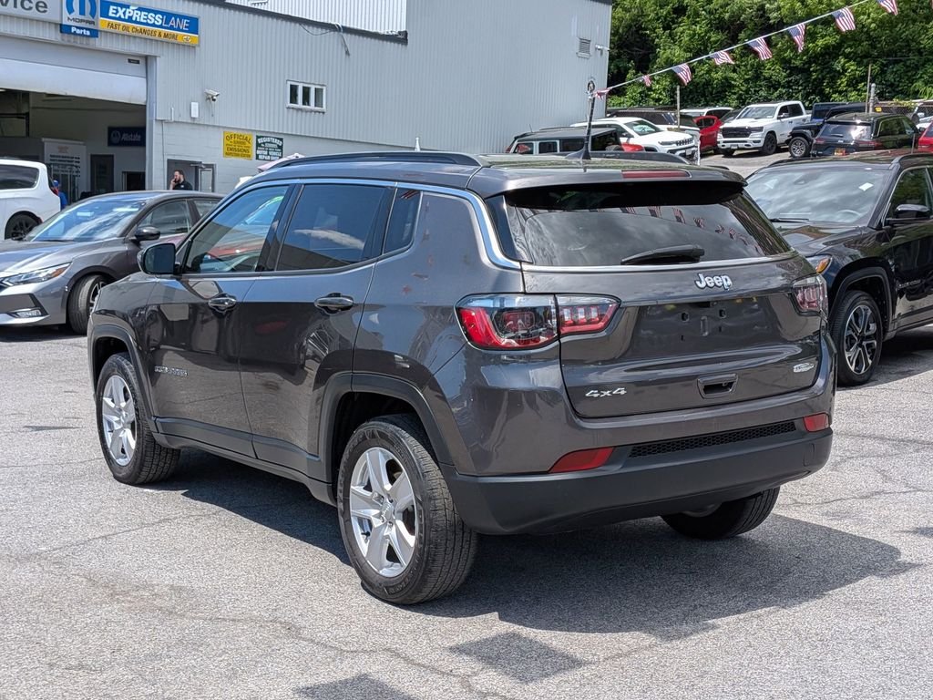 Certified Used 2022 Gray Jeep Latitude image 10
