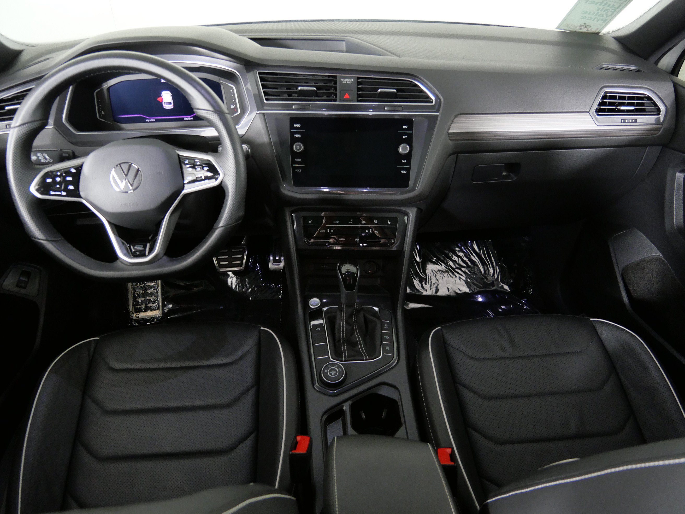 Used 2024 White Volkswagen SEL R-Line image 21