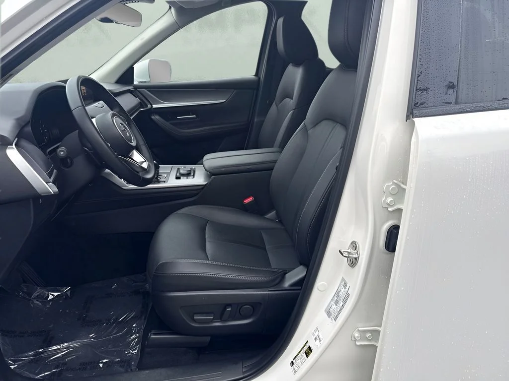 Used 2024 White Mazda Preferred image 6