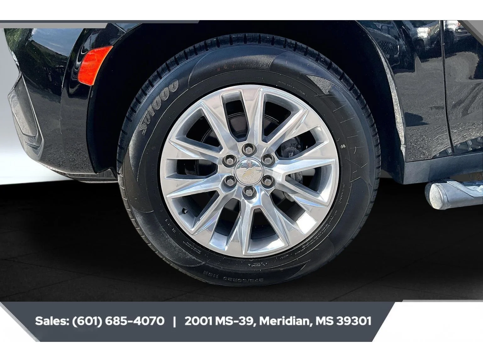 Used 2021 black Chevrolet Z71 image 7