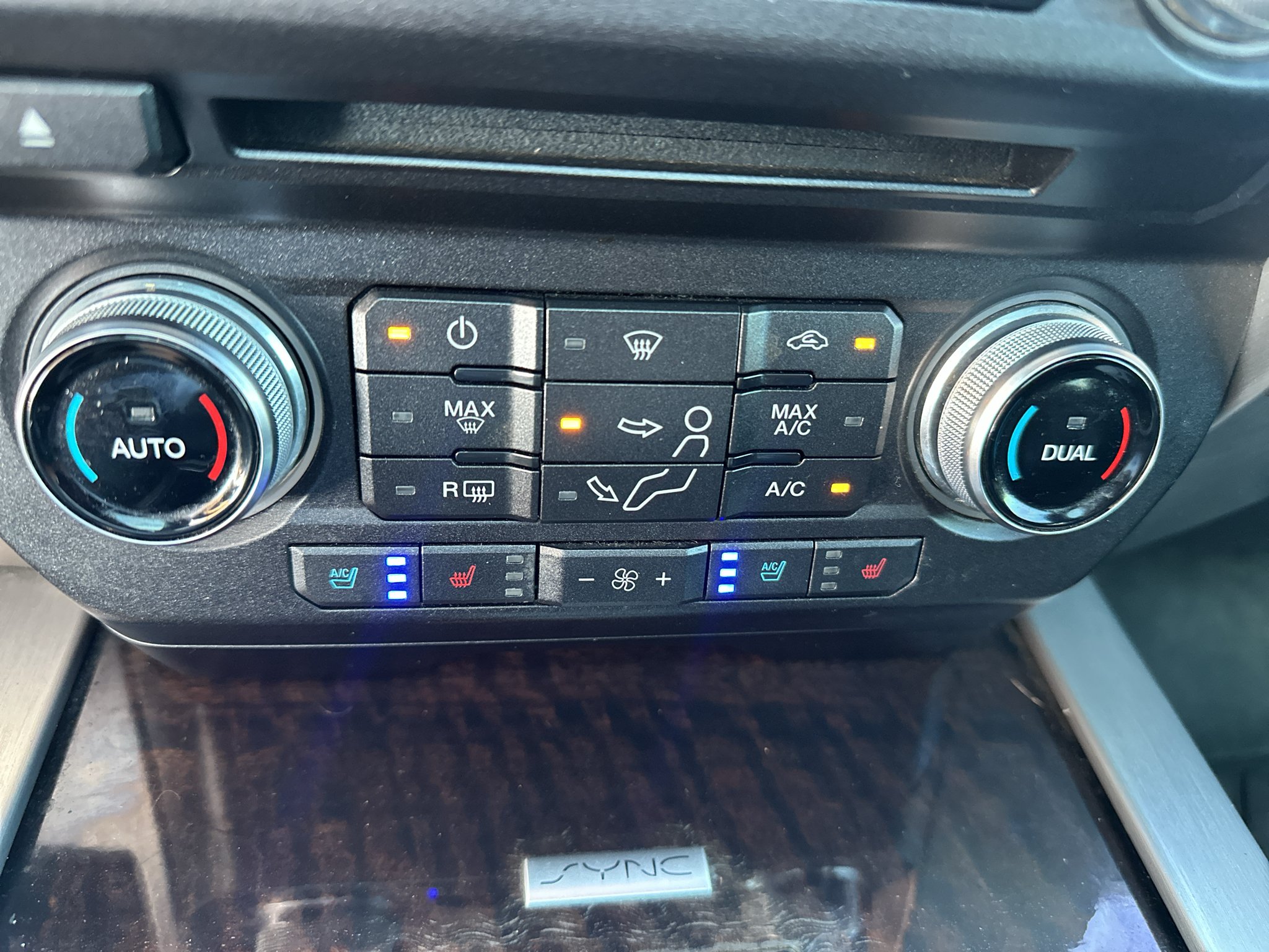 Used 2017 Magnetic Metallic Ford Platinum image 27