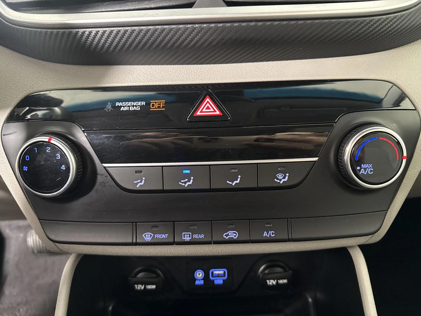 Used 2019 White Pearl Hyundai SE image 19