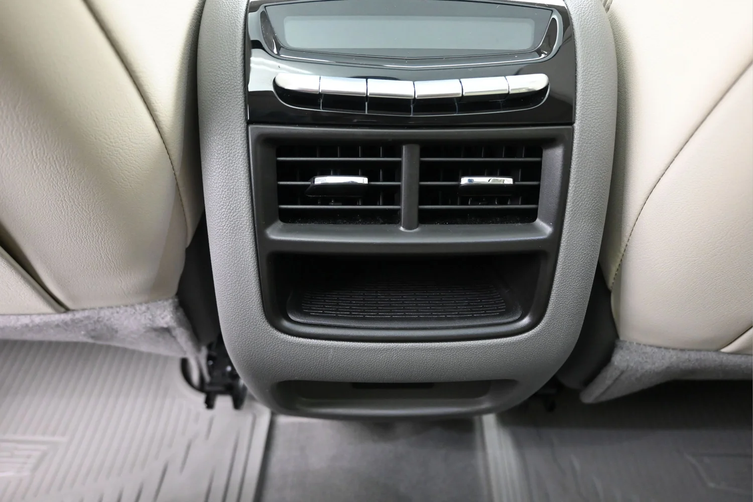 Used 2024 White Cadillac Premium Luxury image 10