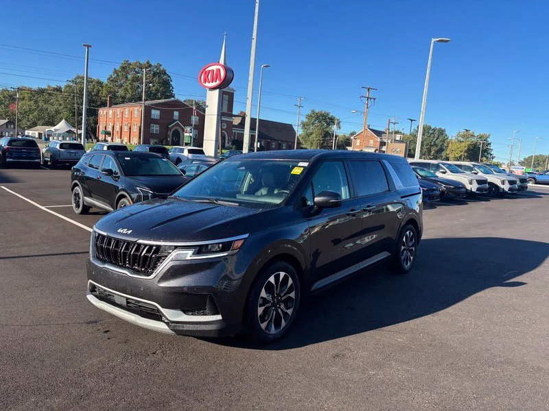 Used 2024 Gray Kia EX image 3