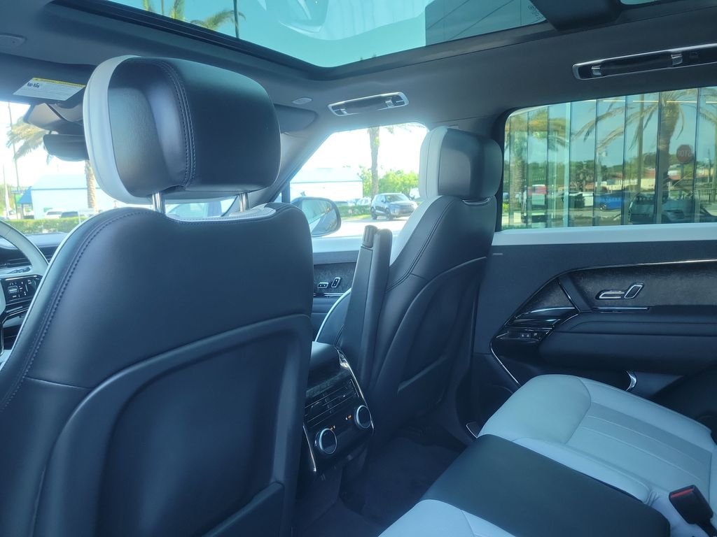 Certified Used 2023 Blue Land Rover SE Dynamic image 17