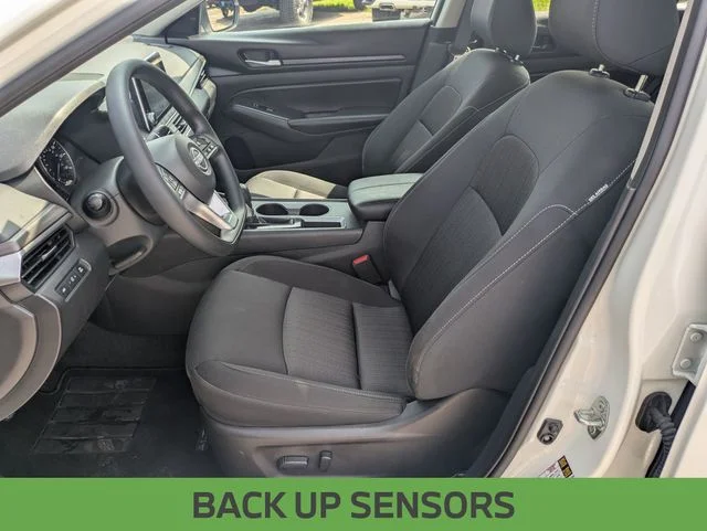Used 2025 White Nissan 2.5 SV image 14