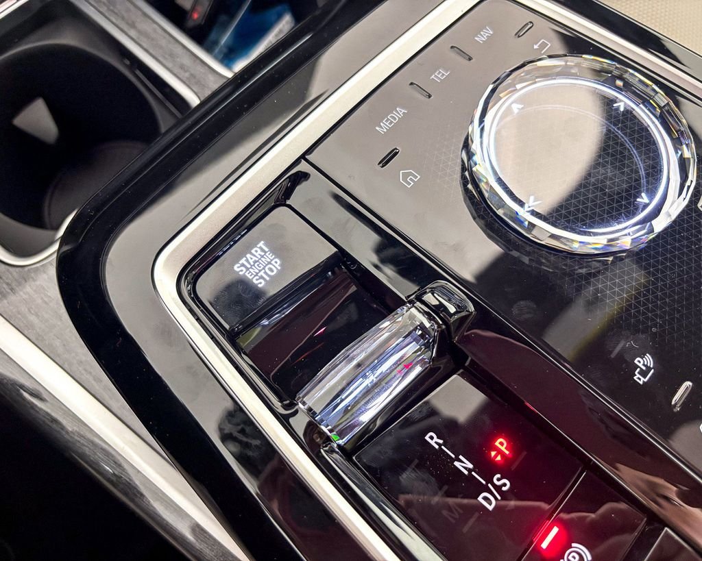 New 2025 Carbon Black Metallic BMW 750e xDrive image 46