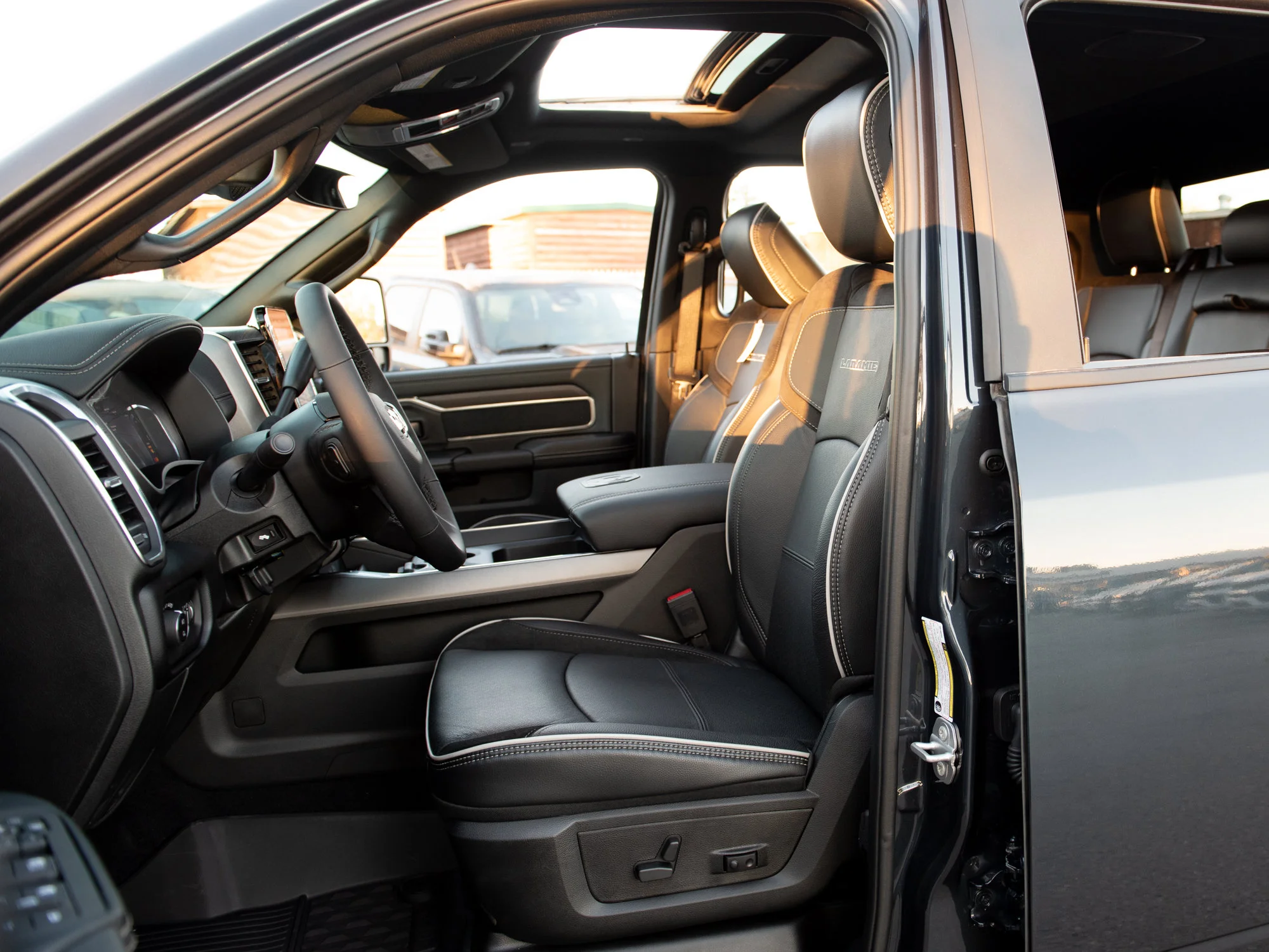New 2027 Blue RAM Laramie* Mega Cab 4x4, Sunroof, Pwr Running Boards, Harman/Kardon image 23