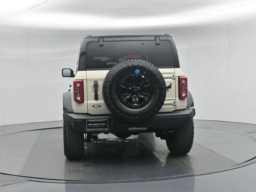 New 2026 Desert Sand Ford Badlands image 27