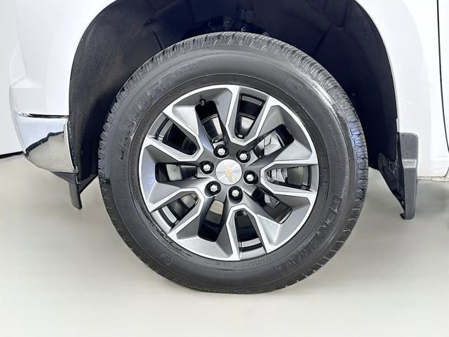 Used 2024 Summit White Chevrolet LT image 31