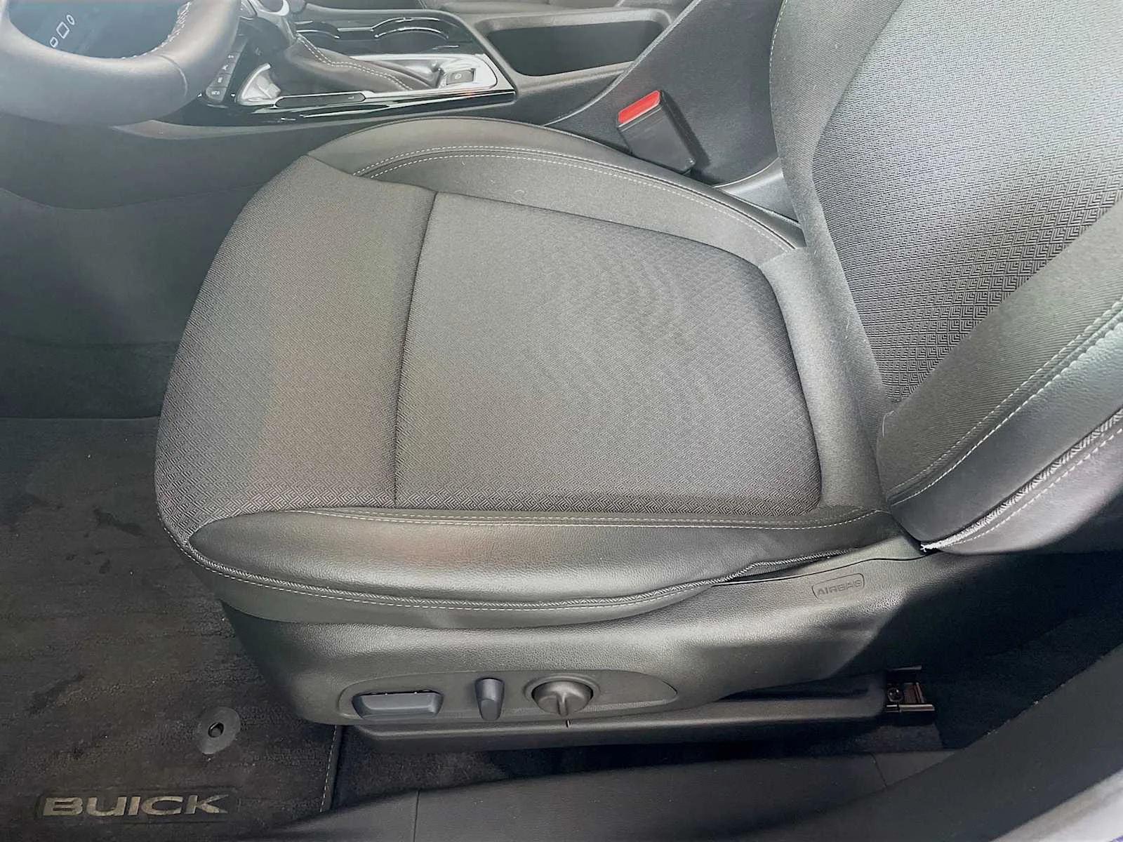 Used 2023 Sapphire Metallic Buick Preferred image 16