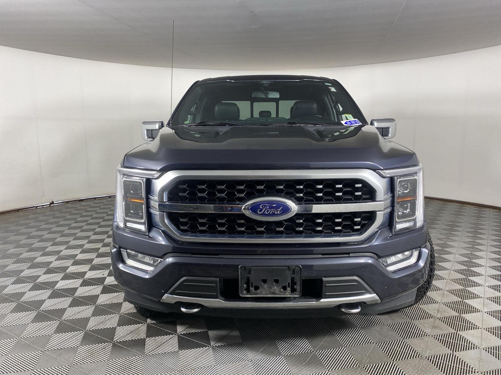 Used 2021 Smoked Quartz Metallic Tinted Clearcoat Ford Platinum image 5