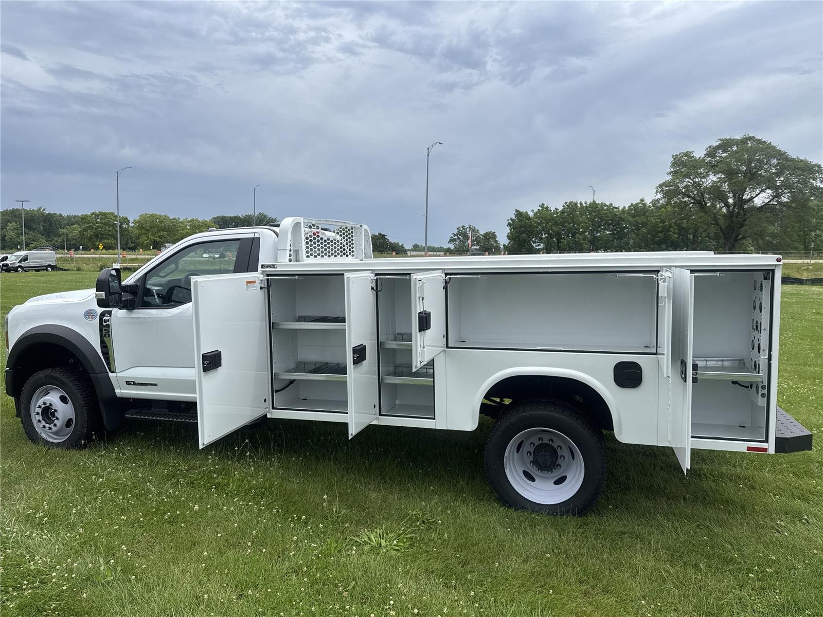 2024 Ford F-450 Super Duty Chassis Cab XL - Photo 17